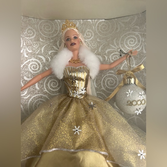 Barbie Special Edition 2000 Celebration Collection - Picture 2 of 7